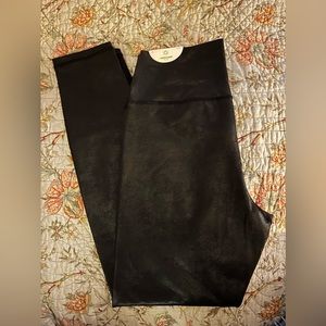 Aerie shiny leggings